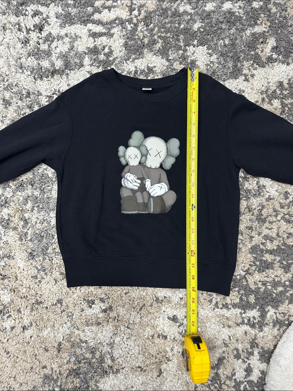 Uniqlo Black KAWS Companion Graphic Crewneck Sweater Kid’s sz. 7-8 - Picture 7 of 7